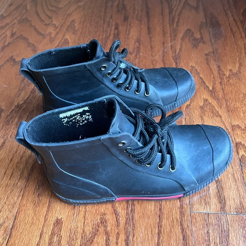 art class Black Slip-On Sneakers with Red Side Stripe